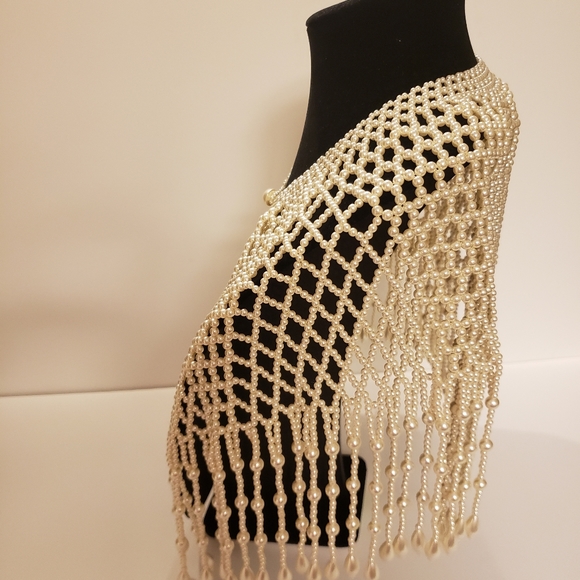 Cape - Picture 3 of 7